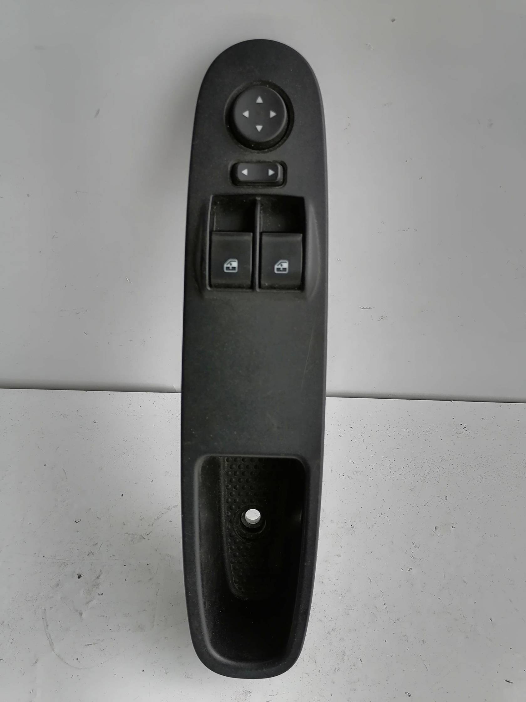 Interruttore alzacristalli porta ant.